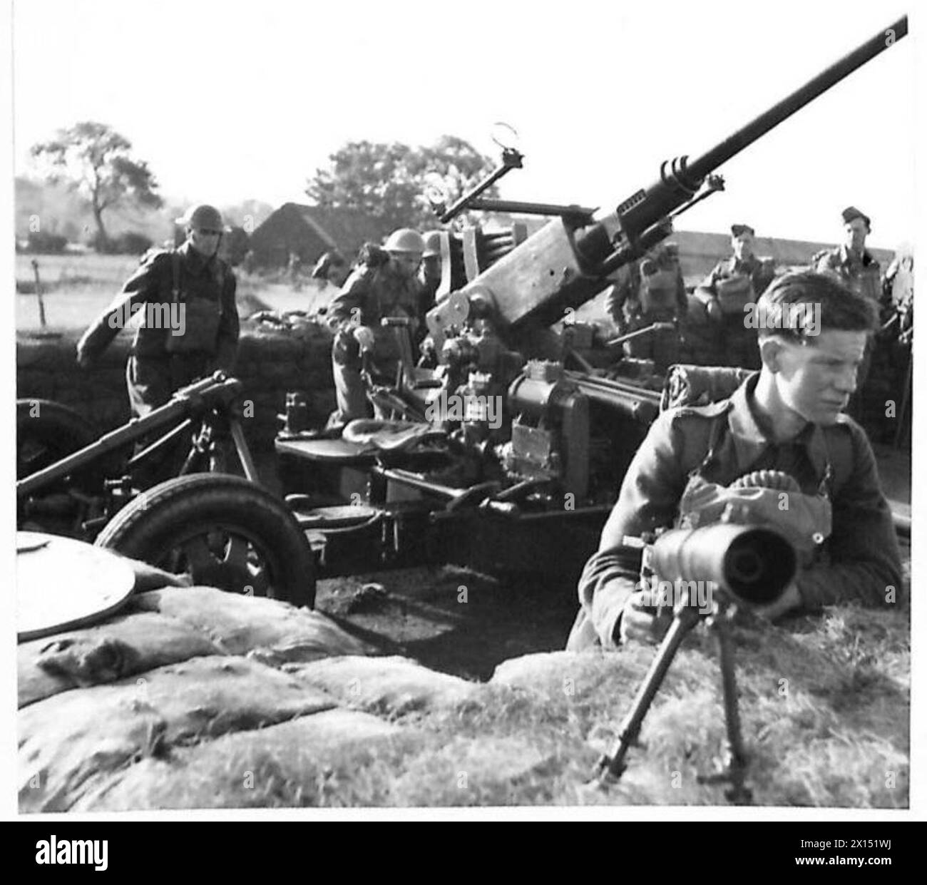 HOME GUARD DEFEND AERODROME - A Bofors gun position is captured British ...