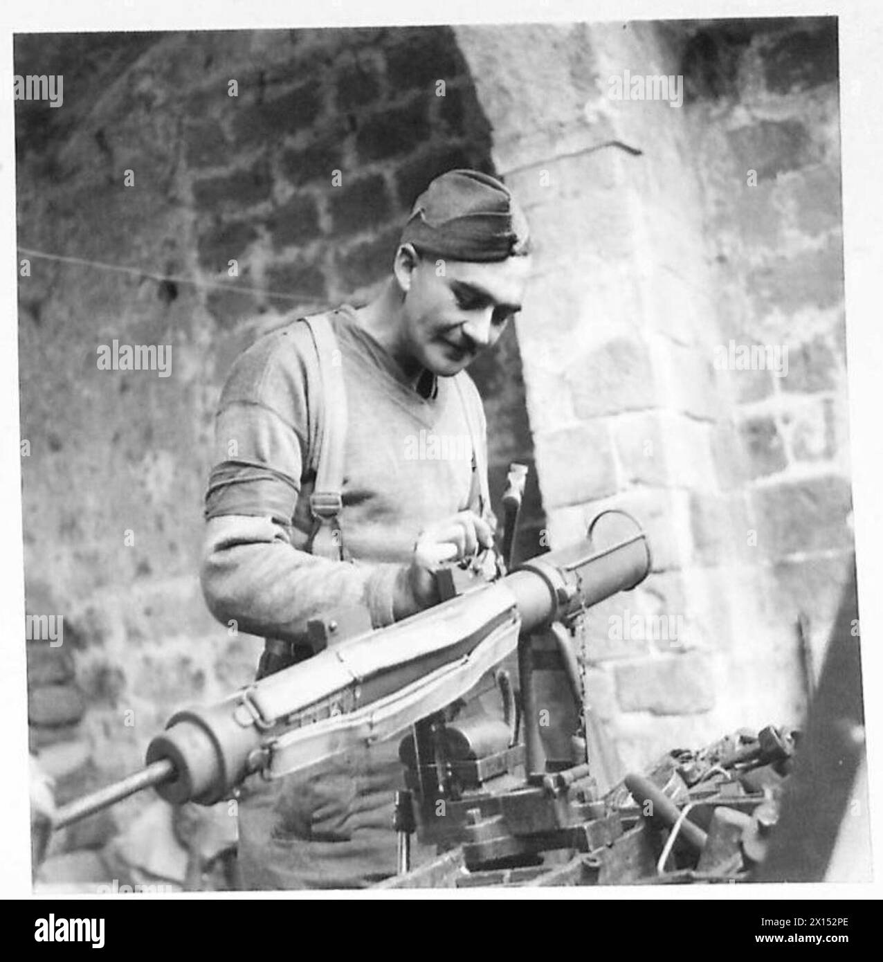 Projectile infantry anti tank hires stock photography and images Alamy