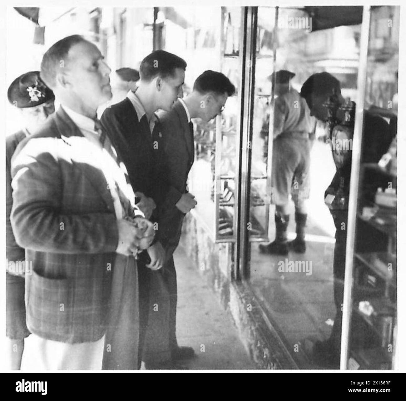 "SPARKS" "CHIPPY" AND "FOURTH" STEP ASHORE Just the same as the