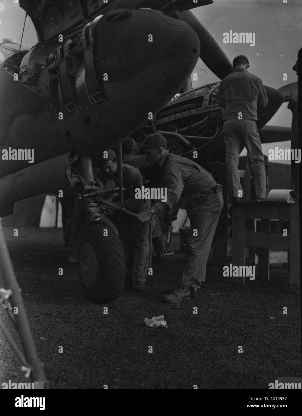 UNITED STATES EIGHTH AIR FORCE IN BRITAIN, 1942-1945 - Technical ...