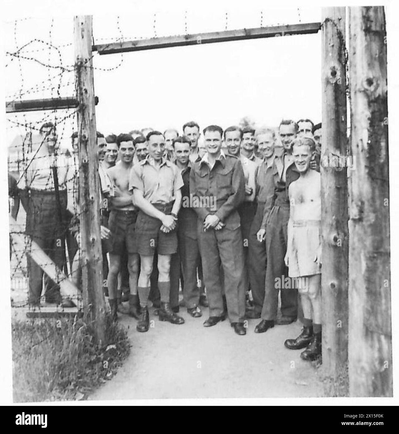BRITISH TROOPS IN AUSTRIA - A bunch of British ex-prisoners of Gradnitz are only too pleased to smile for the camera after they had been released by 6 (Br) Armoured Division British Army Stock Photo
