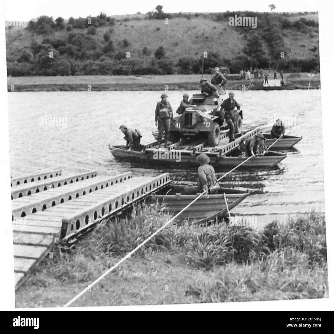 R.E'S FERRY RECCE CAR ACROSS RIVER - During an exercise in Northern ...