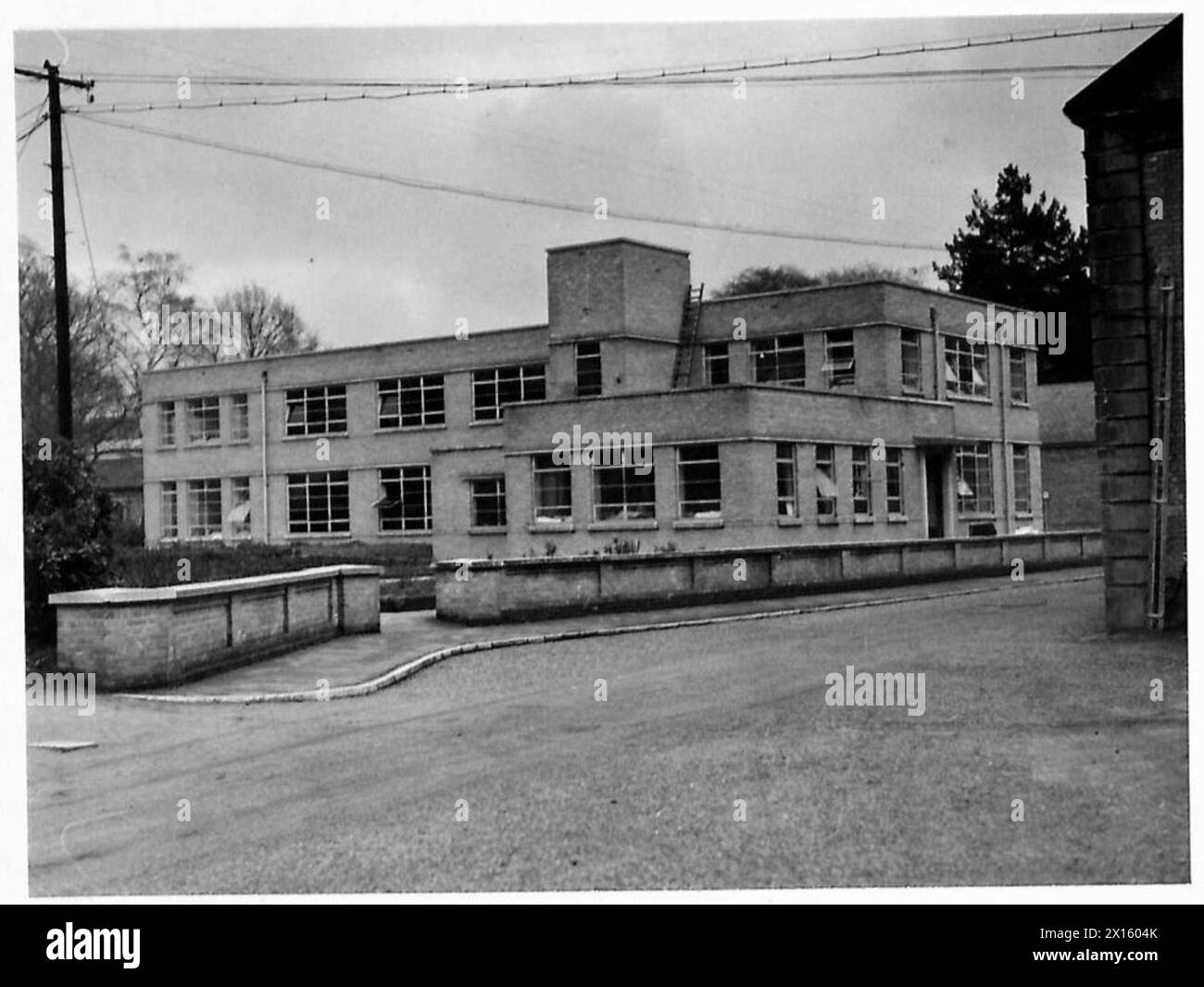 ARMY BUILDINGS AT ALDERSHOT - Sandhurst. The new Lecture Block British Army Stock Photo