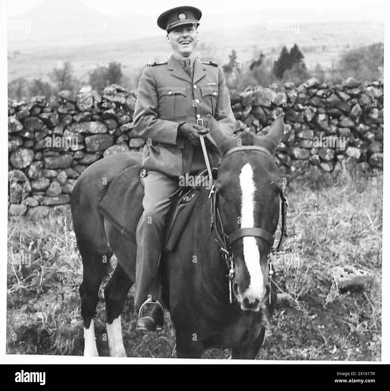 A MOUNTAIN BATTERY IN WALES - L.W. Jones 'Liverpool Evening Express' correspondent , British Army Stock Photo