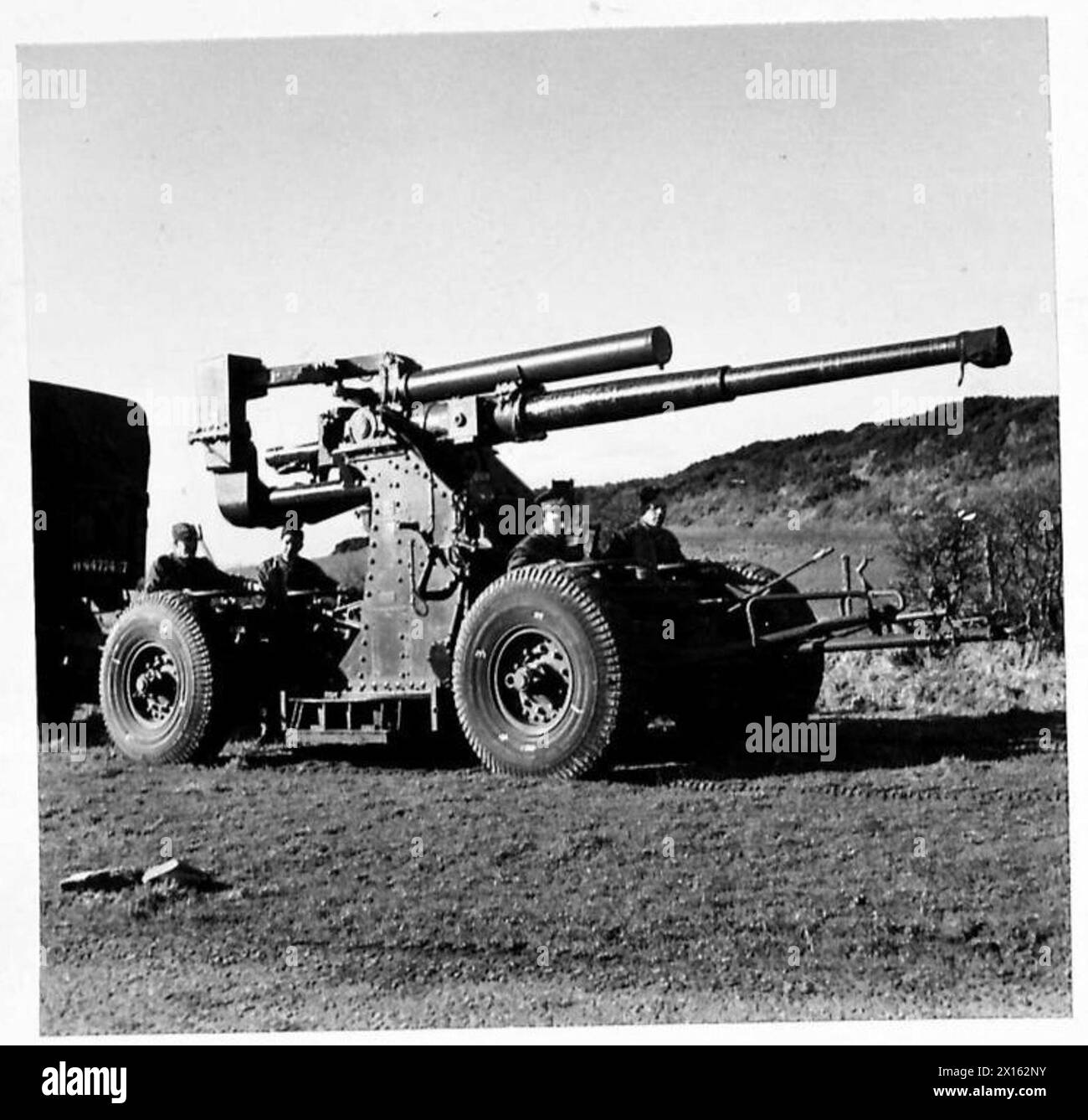 tractor-battery-a-a-practice-camp-burrow-head-personnel-of-the
