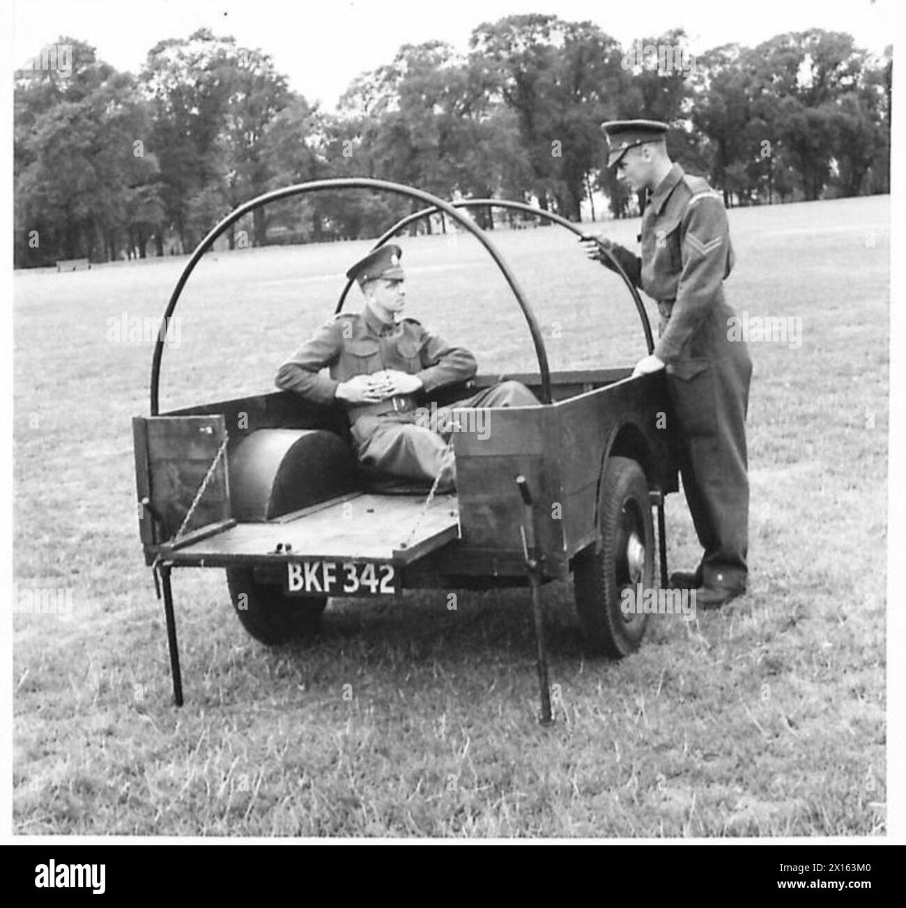 Loading lorry trailer Black and White Stock Photos & Images - Alamy