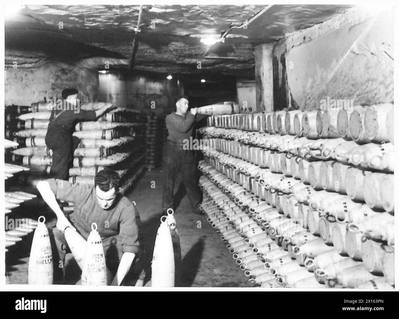 155 mm howitzer shell Cut Out Stock Images & Pictures Alamy