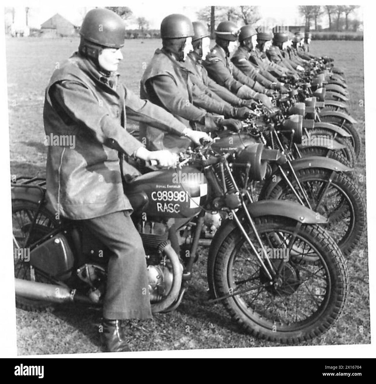 A class of ATS officers at the RASC Officers Training School received ...