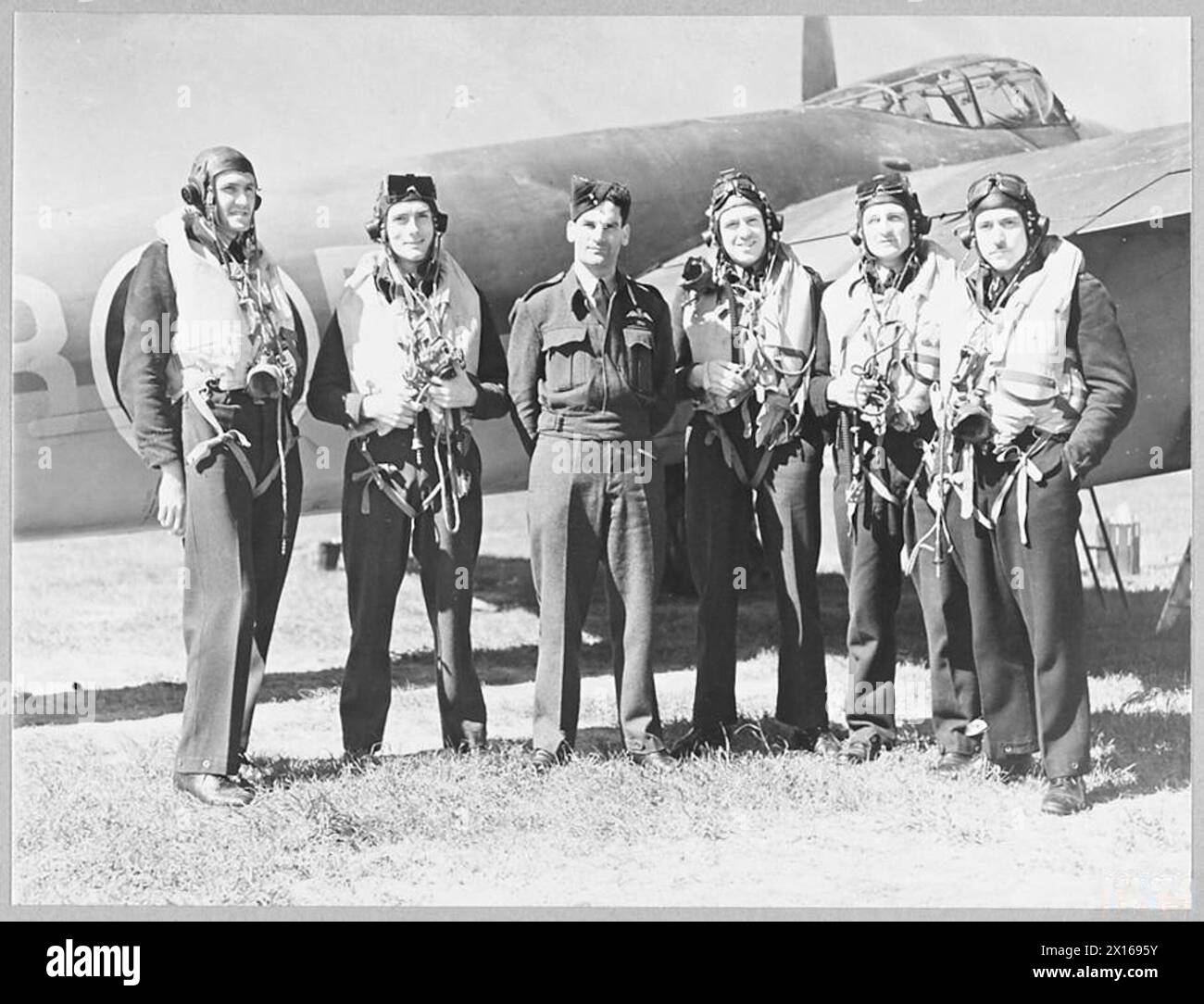 Raf captain pilot officer hi-res stock photography and images - Alamy
