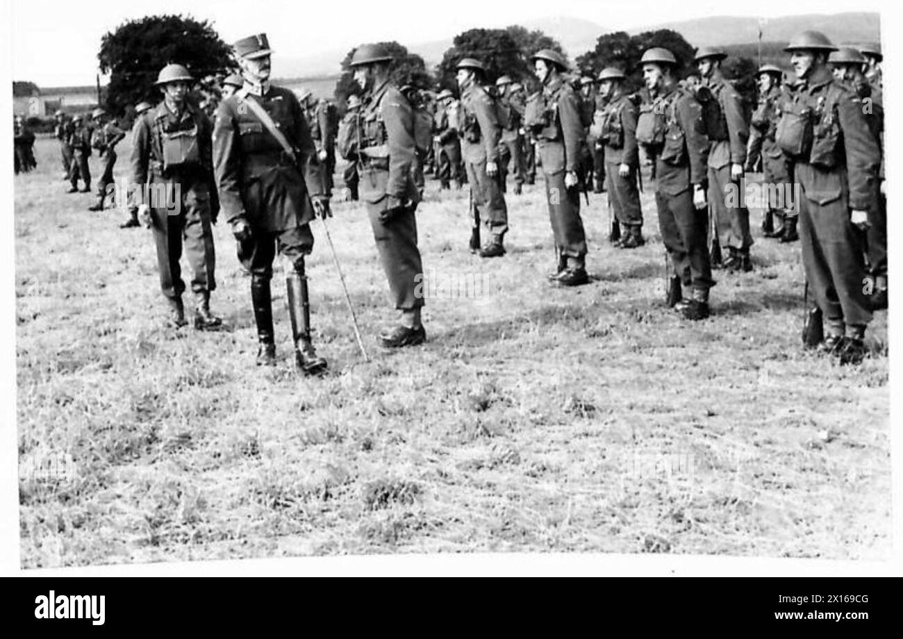 KING HAAKON VISITS NORWEGIAN FORCES - King Haakon inspecting No.2 ...