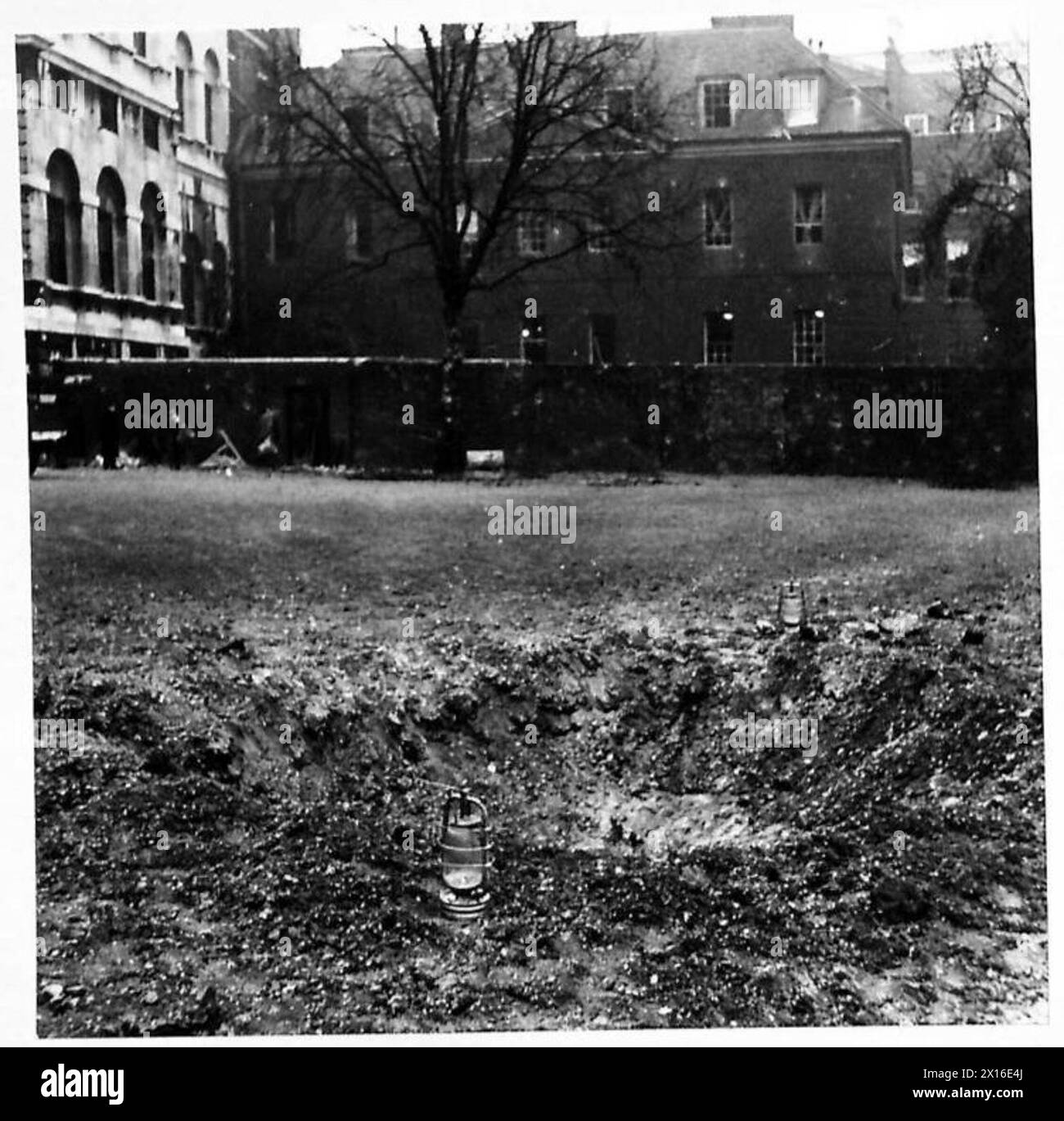 AIR RAID DAMAGE - No. 10 Downing Street blasted by a bomb which fell on the Horse Guards Parade, February 1944 Stock Photo