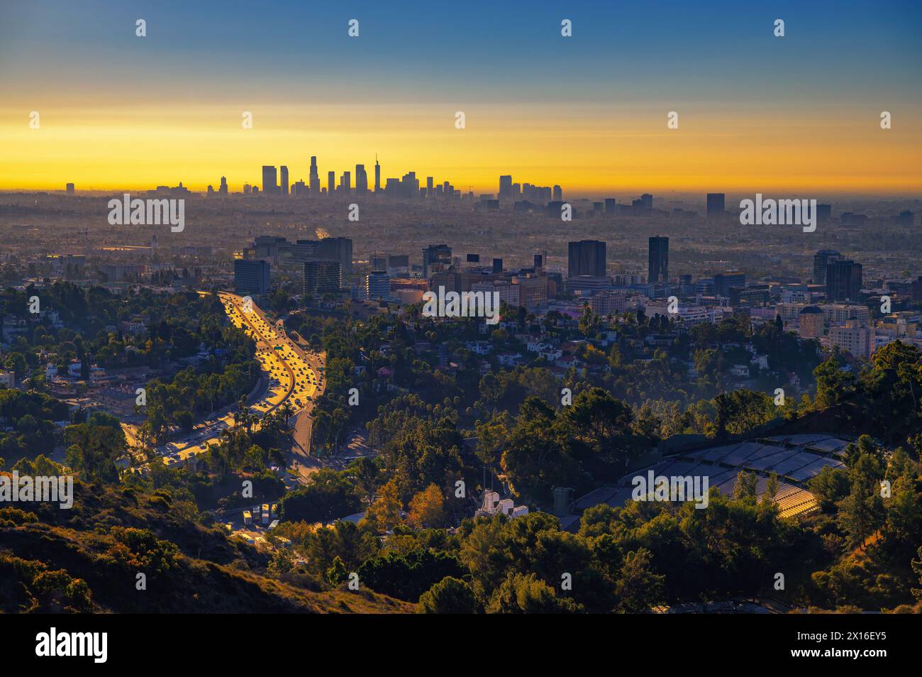 Hollywood buildings hi-res stock photography and images - Alamy
