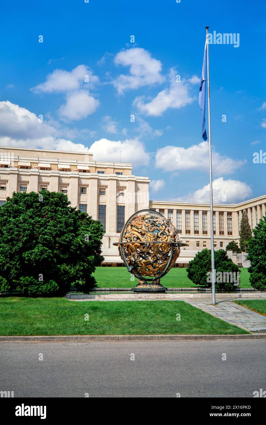 Palace of Nations, Palais des Nations with the Wilson globe, built in ...