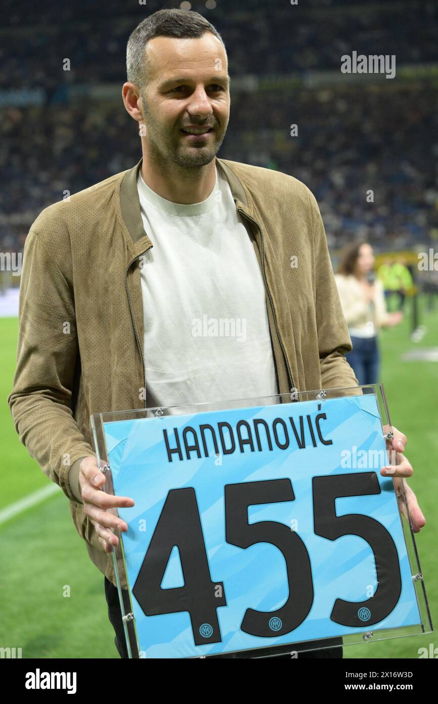 Milano, Italy. 14th Apr, 2024. Handanovic he was rewarded for his appearances with Inter during the Serie A match between FC Internazionale vs Cagliari Calcio at San Siro Stadium on April 14, 2024 in Milan, italy final results 2-2 (Photo by Agostino Gemito/Pacific Press) Credit: Pacific Press Media Production Corp./Alamy Live News Stock Photo