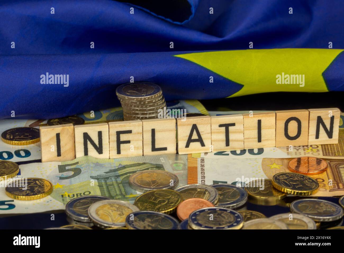 Symbolbild Inflation Im Euro-Raum: Das Wort INFLATION In ...