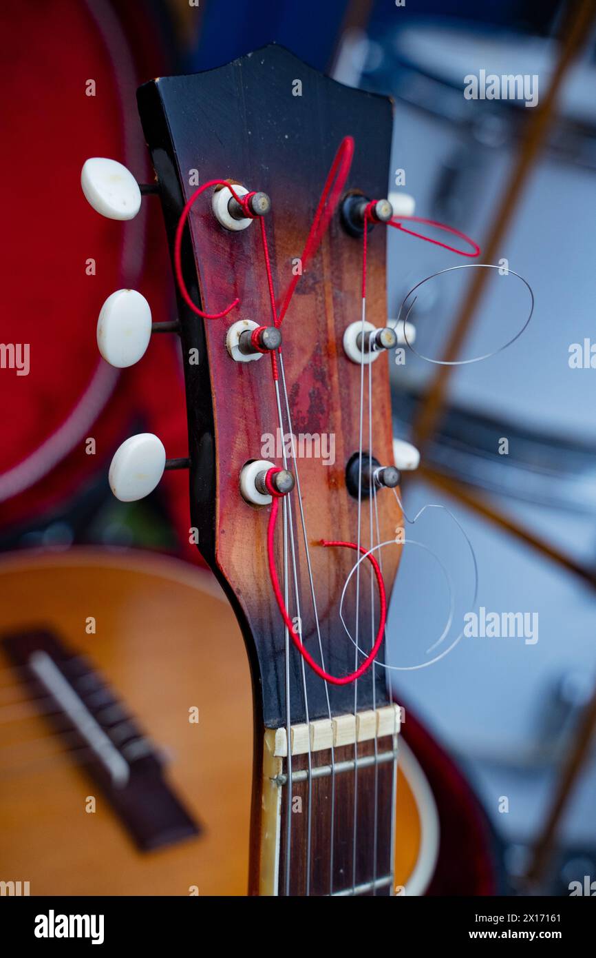 Kopfplatte einer Gitarre Stock Photo