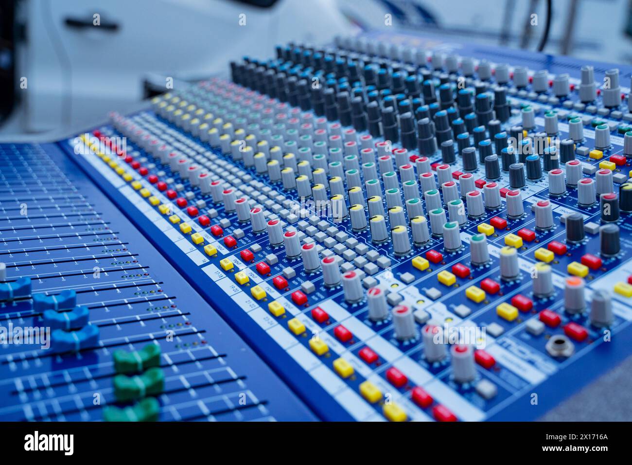 Buntes band hi-res stock photography and images - Alamy