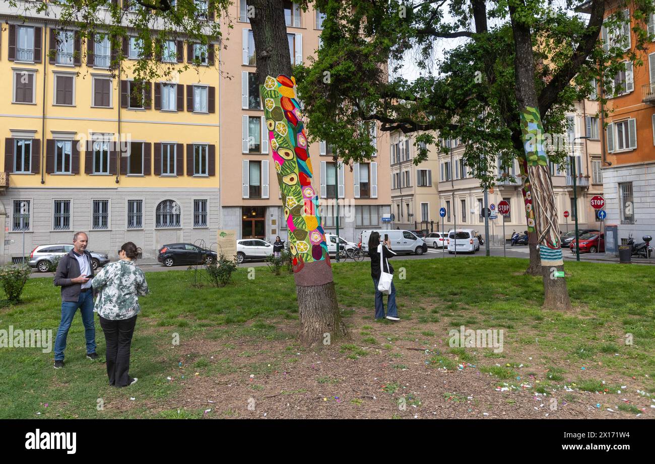 Milano, Italia. 15th Apr, 2025. Alberi coperti in Via Festa del Perdono