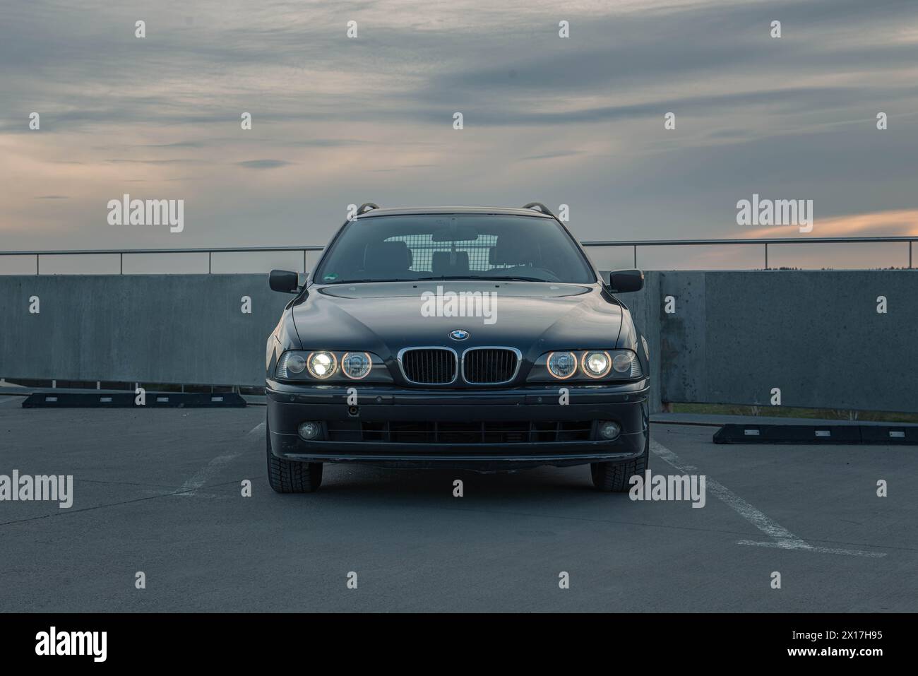 bmw5series-hi-res-stock-photography-and-images-alamy
