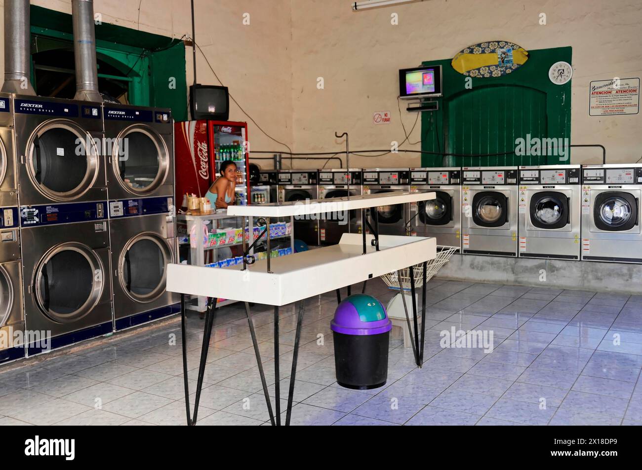 America laundromat hi res stock photography and images Alamy