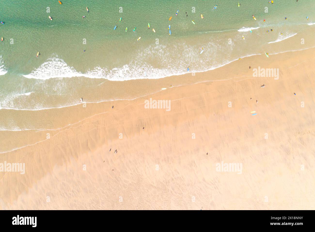 Aerial surfers hi-res stock photography and images - Alamy