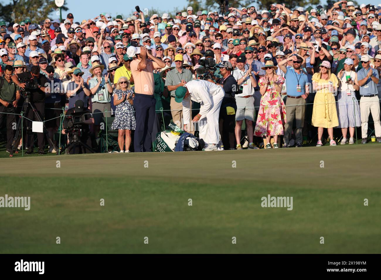 United States' Scottie Scheffler on the 18th hole during the day 4 of the 2024 Masters golf tournament at the Augusta National Golf Club in Augusta, Georgia, United States, on April 14, 2024. Credit: Koji Aoki/AFLO SPORT/Alamy Live News Stock Photo