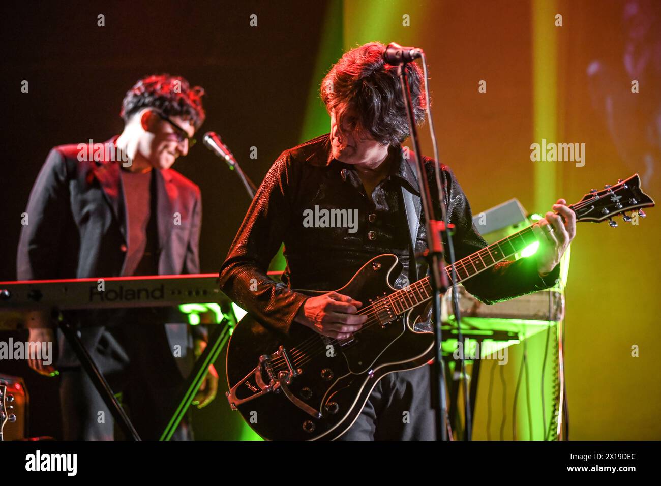 Juana La Loca: Roberto Pasquale (guitarra), Javier López (teclados). 30 aniversario de 'Electronauta' Stock Photo