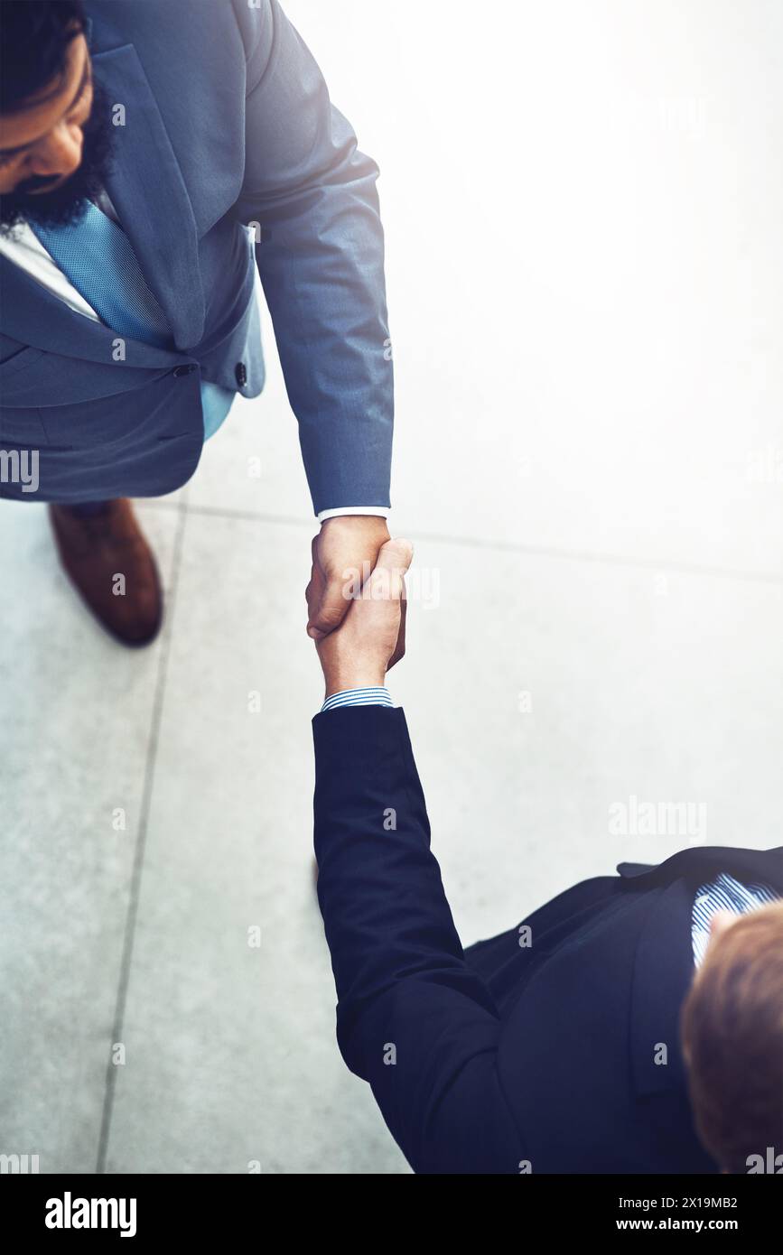 Handshake business aerial hi-res stock photography and images - Alamy