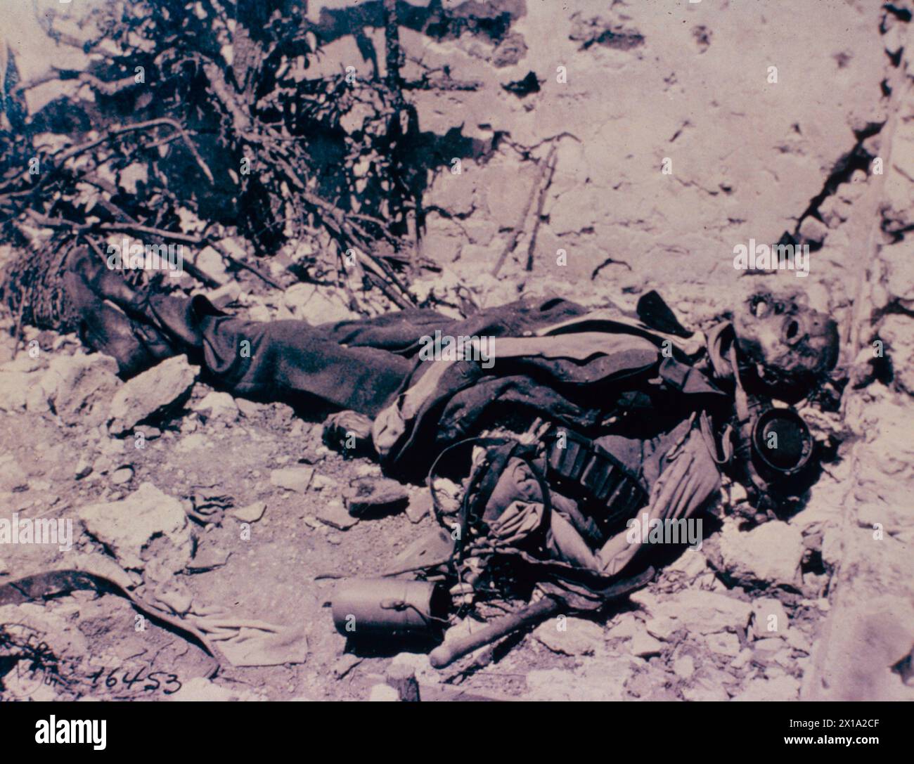 The body of a fallen German soldier, France WW1 1918 Stock Photo