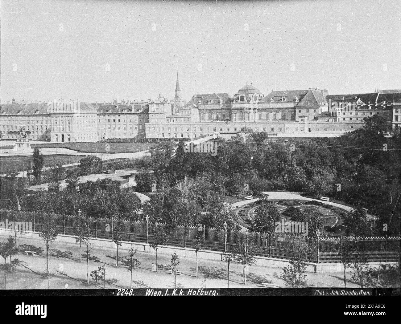 Vienna 1, castle garden, view from higher position across the young Ringstrasse towards the Heldenplatz (Helden Square), 1870 - 18700101 PD5606 - Rechteinfo: Rights Managed (RM) Stock Photo