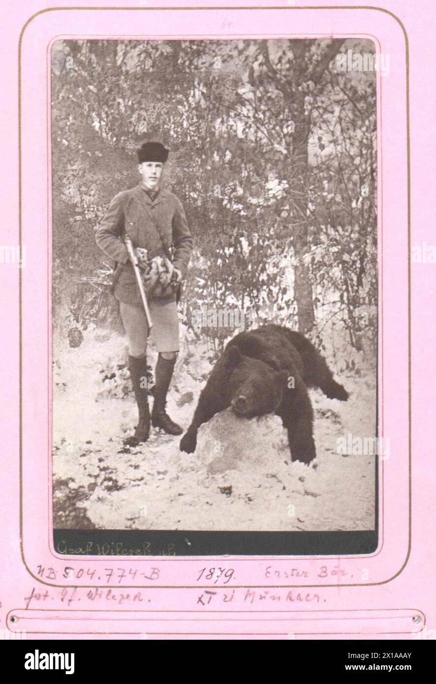 Rudolf, crown prince of Austria, Rudolf in hunting clothes to the culling of the first bear in Munkacs., 21.11.1879 - 18791121 PD0001 - Rechteinfo: Rights Managed (RM) Stock Photo