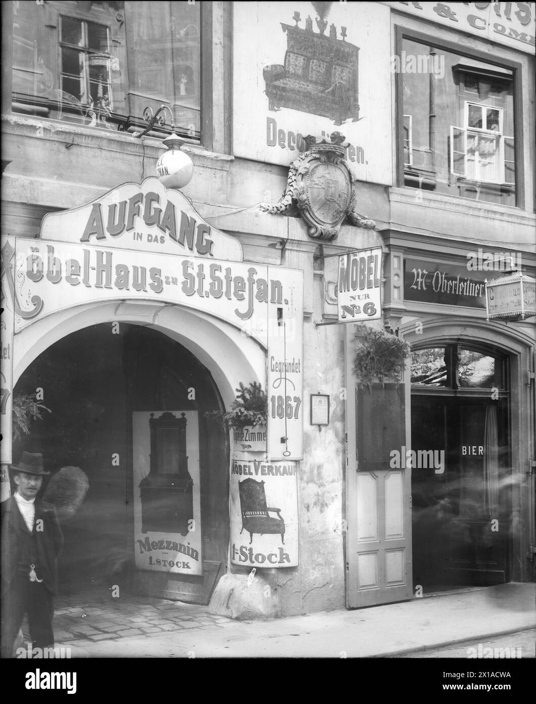 Vienna 1, Singerstrasse (Singer Street) 6, portal, partial view from ...