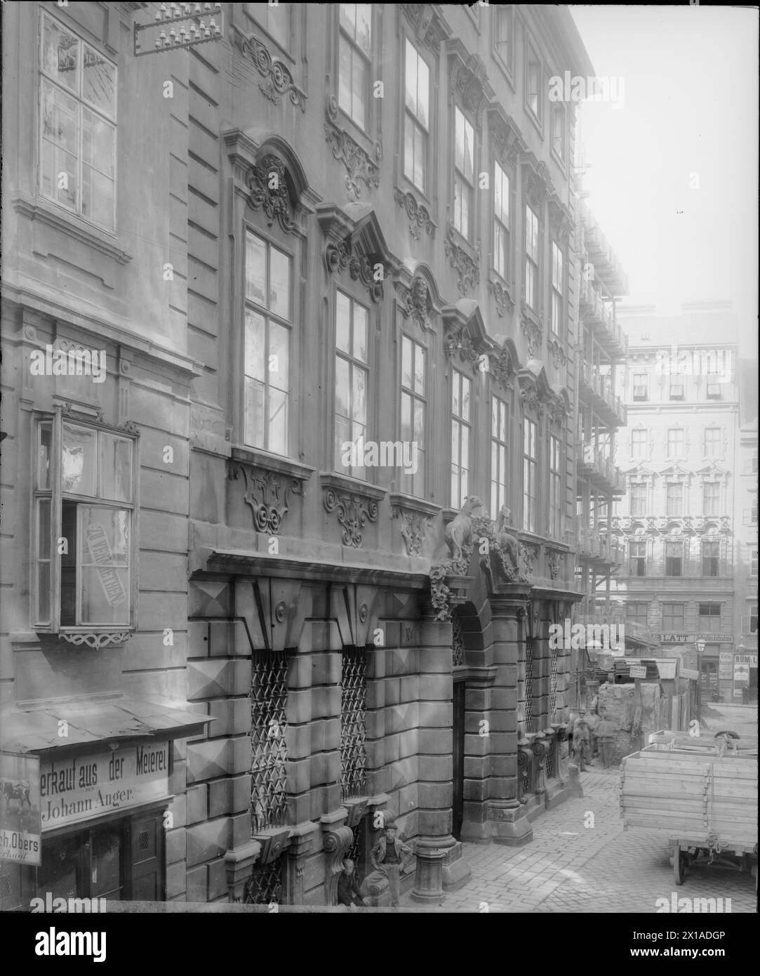 Vienna 1, Palais Fuerstenberg, oblique photograph of something higher position left, direction