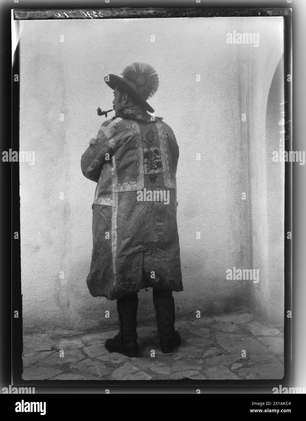Farmer in traditional costume from Langenwang, 1920 - 19200101 PD14001 - Rechteinfo: Rights Managed (RM) Stock Photo