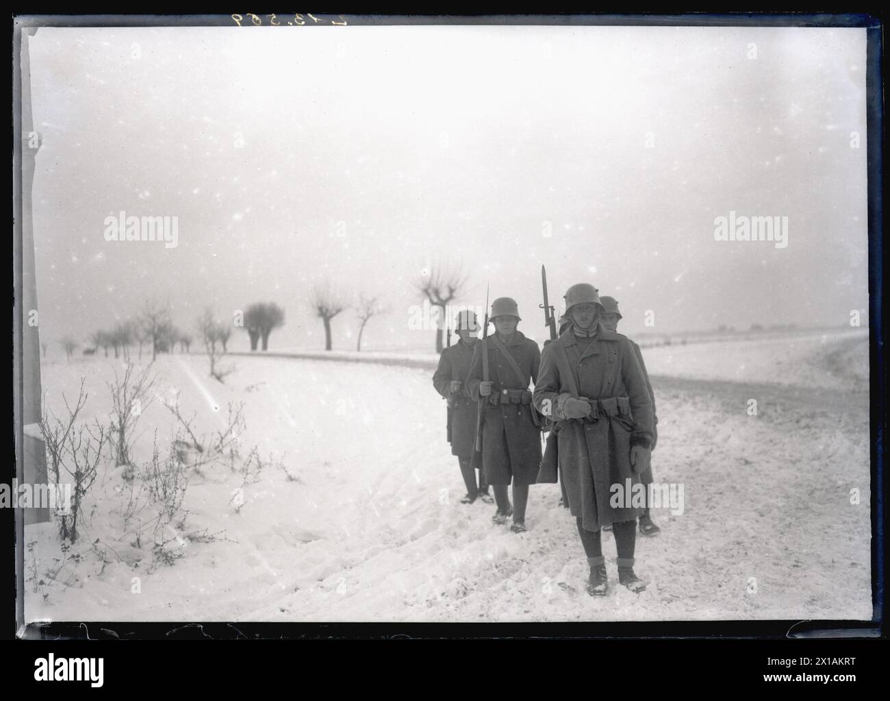 1920s infantry hi-res stock photography and images - Alamy
