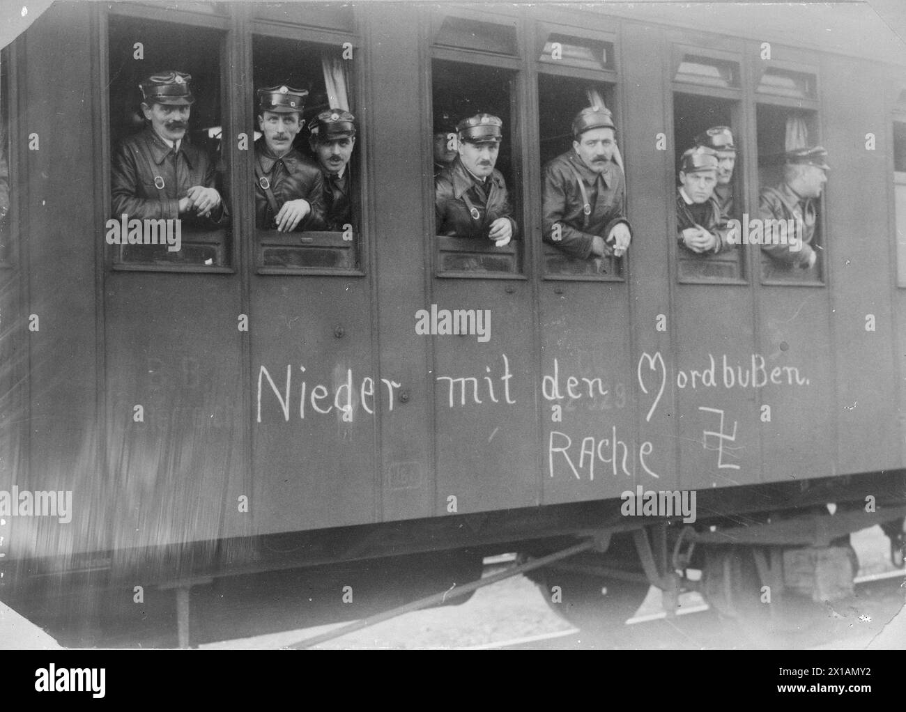 Schutzbund (Protection League), protection bundler in a goods wagon of a wee after the crash of the Schutzbund (Protection League) with the association of front-line fighters on the drive to Schattendorf (Burgenland), 30.01.1927 - 19270130 PD0001 - Rechteinfo: Rights Managed (RM) Stock Photo