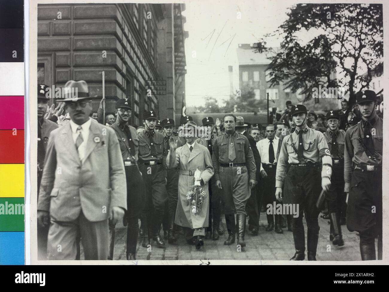 Goebbels, Joseph, at his arrival in Vienna on the Franz Josef Station in escorted by gauleiter Alfred Eduard Frauenfeld 18.9.1932 - 19320918 PD0020 - Rechteinfo: Rights Managed (RM) Stock Photo