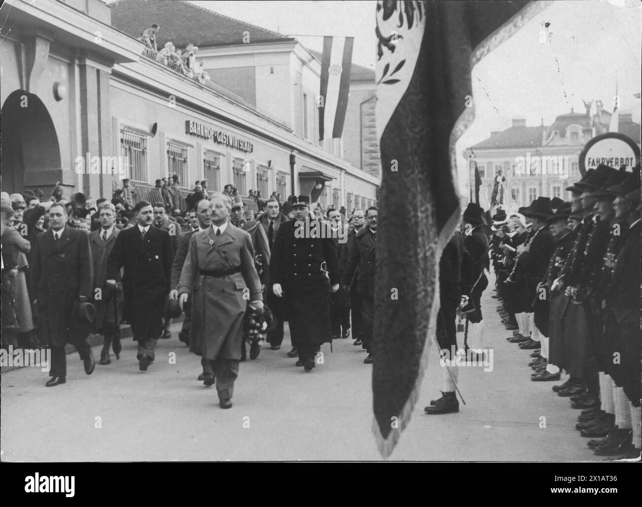 Last speech Schuschnigg, arrival Schuschnigg on the station Innsbruck., 09.03.1938 - 19380309 PD0012 - Rechteinfo: Rights Managed (RM) Stock Photo