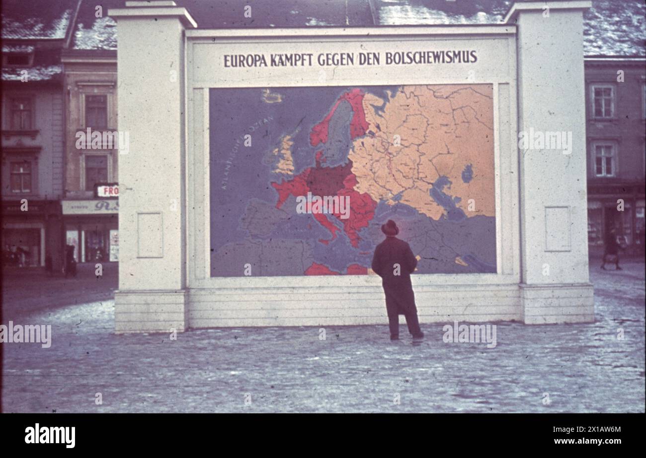 Billboard in Vienna, Europe fighting against the Bolshevism, 1941 - 19410101 PD5172 - Rechteinfo: Rights Managed (RM) Stock Photo