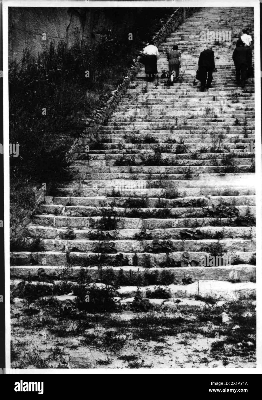 The former concentration camp Mauthausen, view on the notorious steps during quarry face, 1948 - 19480101 PD0913 - Rechteinfo: Rights Managed (RM) Stock Photo