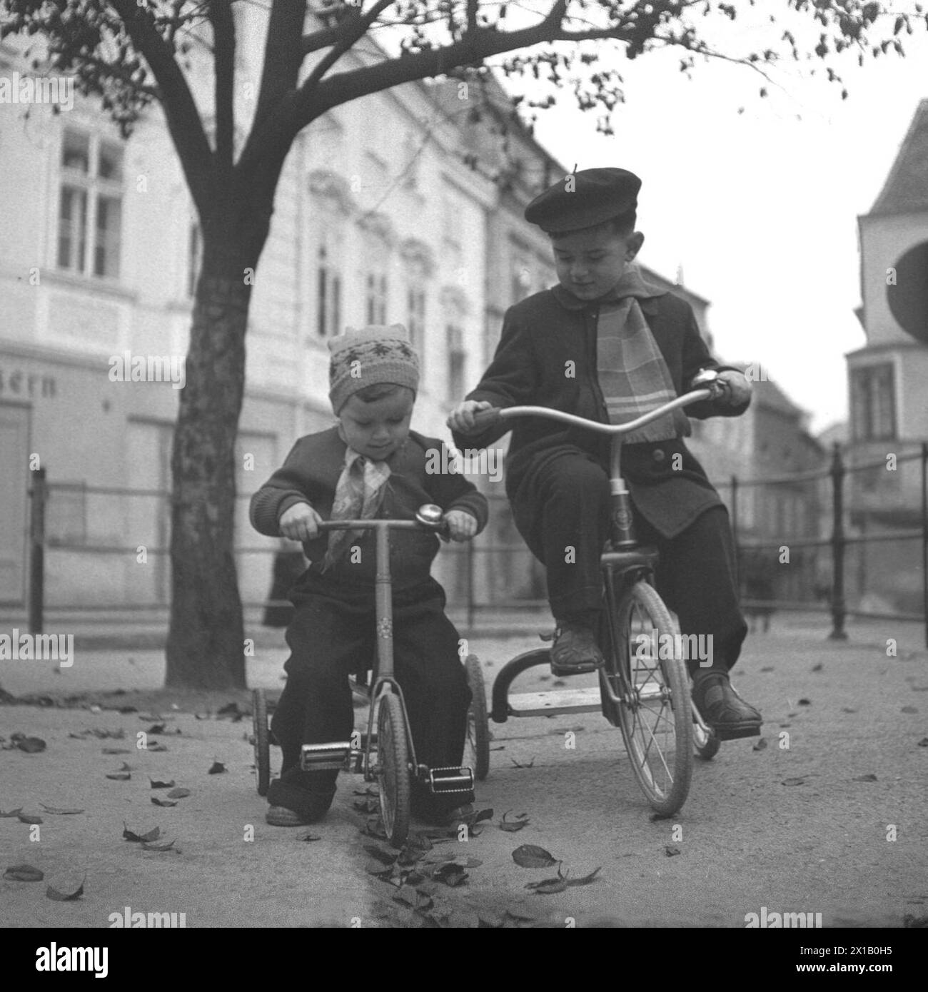 Tricycle 1950s hi-res stock photography and images - Alamy