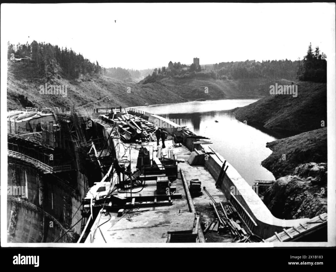 Construction of the power station Ottenstein, 07.09.1955 - 19550907 PD0005 - Rechteinfo: Rights Managed (RM) Stock Photo