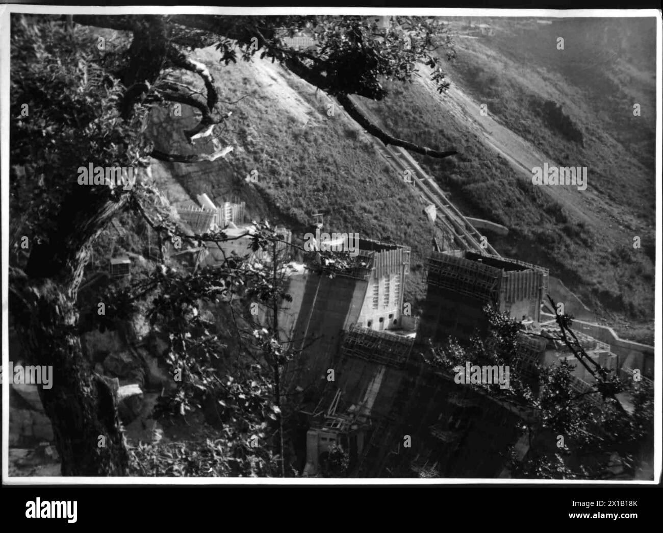 Construction of the power station Ottenstein, 07.09.1955 - 19550907 PD0004 - Rechteinfo: Rights Managed (RM) Stock Photo
