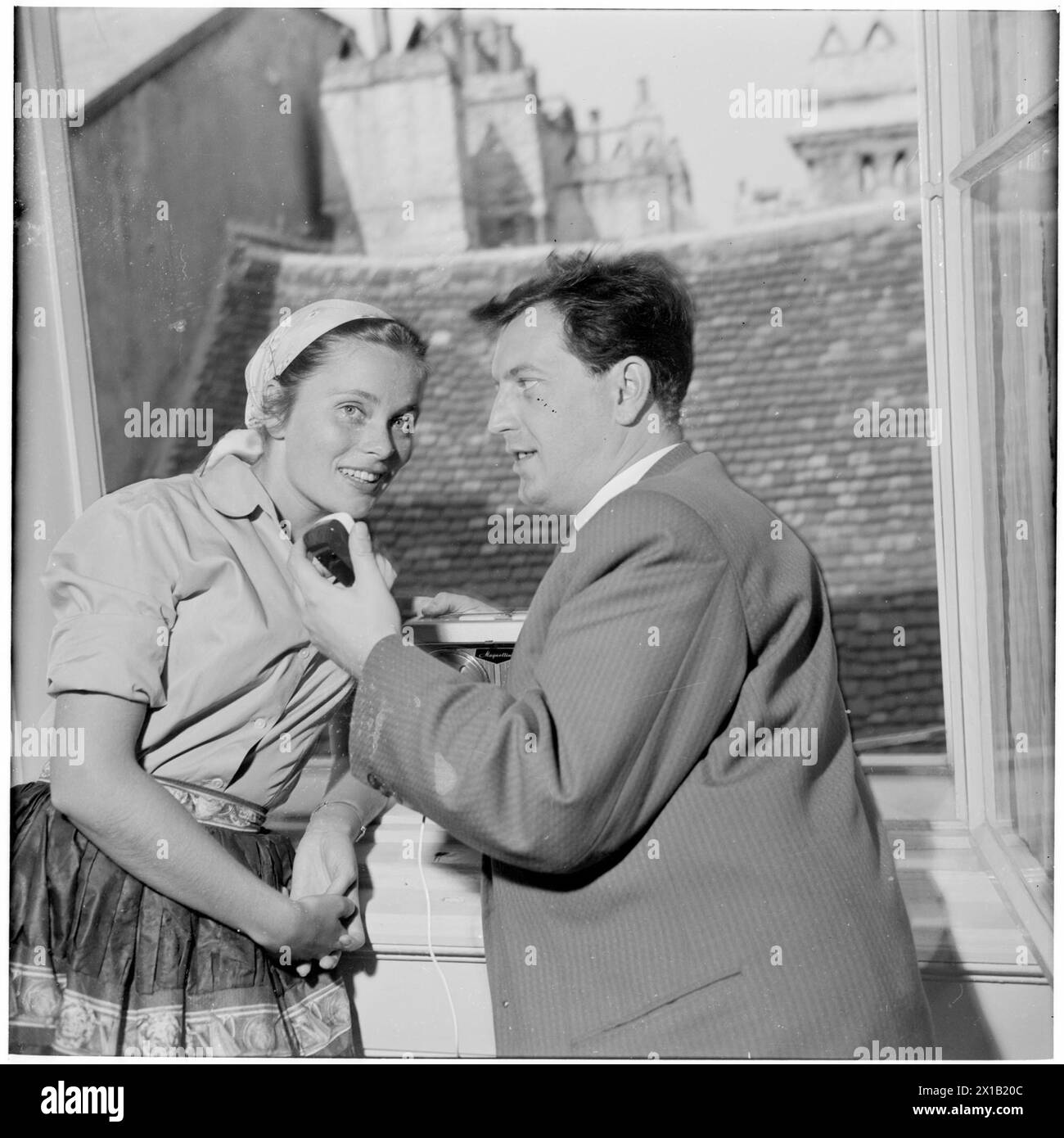 Ulla Jacobsson, Swedish movie actress broadcast interview with Charles Zukunft, 1959 - 19590101 PD5225 - Rechteinfo: Rights Managed (RM) Stock Photo