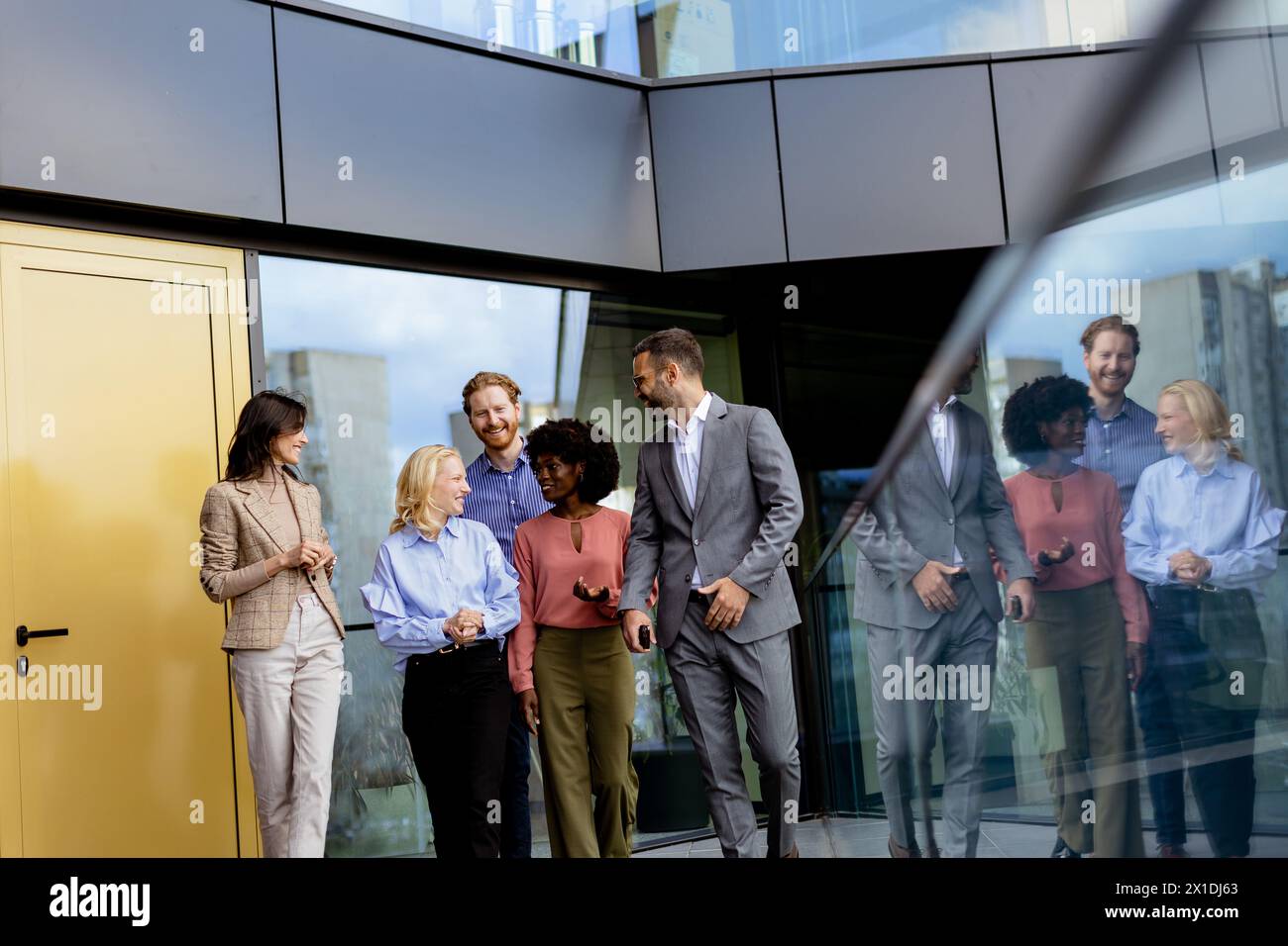 Group Reflecting Professional peers hi-res stock photography and images - Alamy