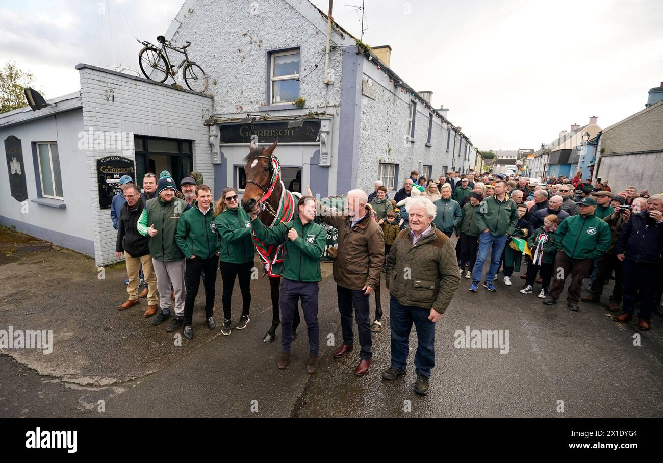 2024 Randox Grand National winner I Am Maximus and connections outside