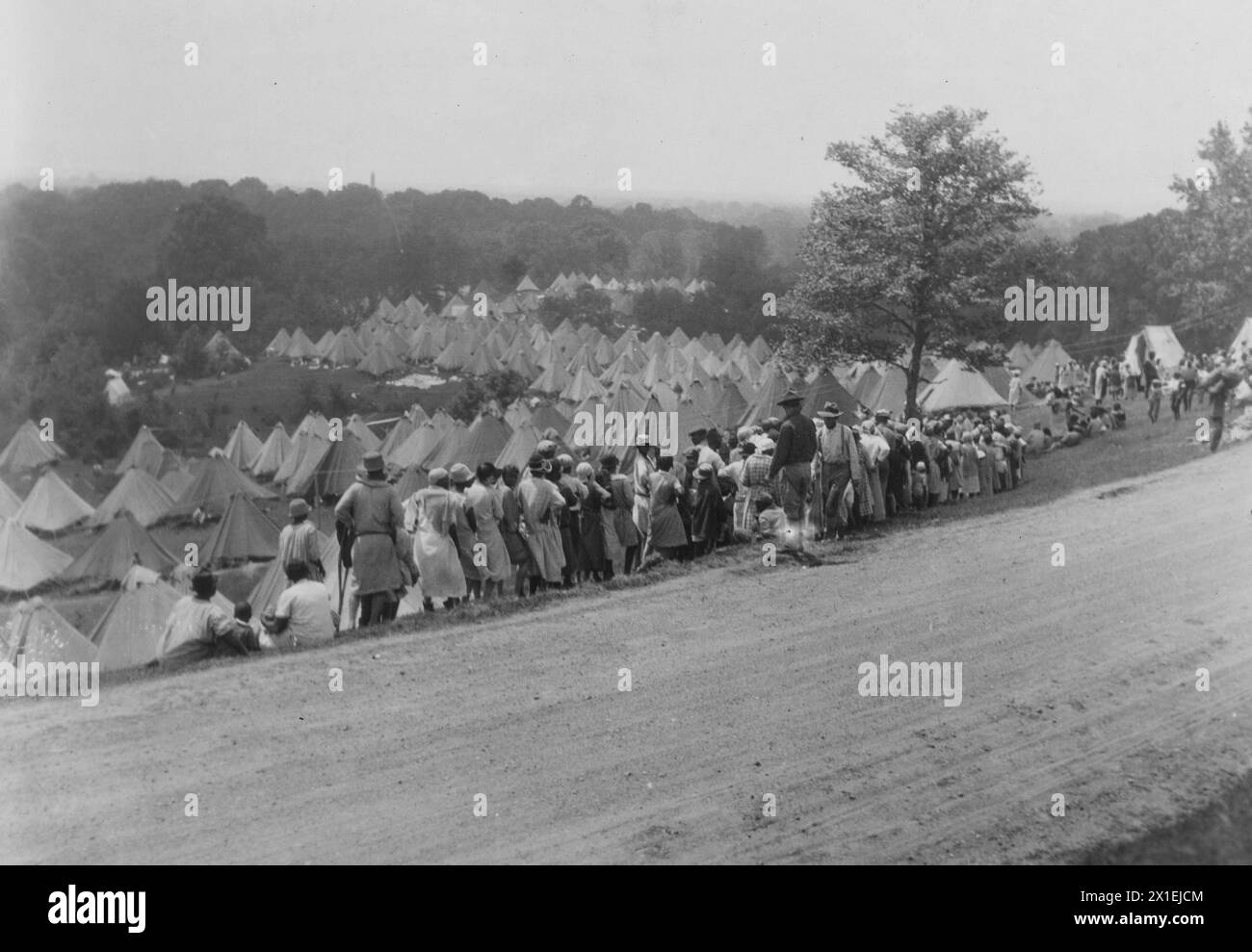 Mississippi Flood - Refugee camp at Fort Hill, Vicksburg, Mississippi ...