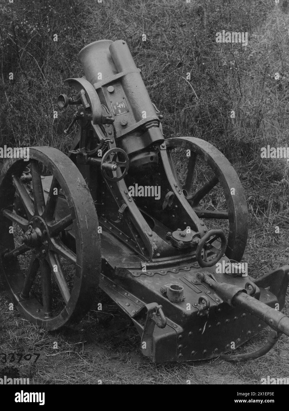 Close up of a captured German 17 cm  Minnenwerfer big gun, model 1916 ca. April 1918 Stock Photo