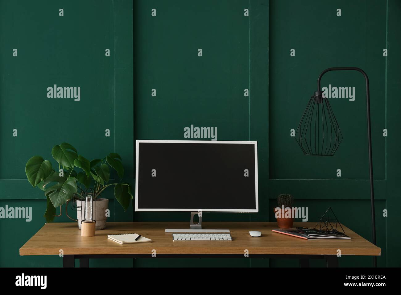 Modern stylish workplace houseplant hi-res stock photography and images ...