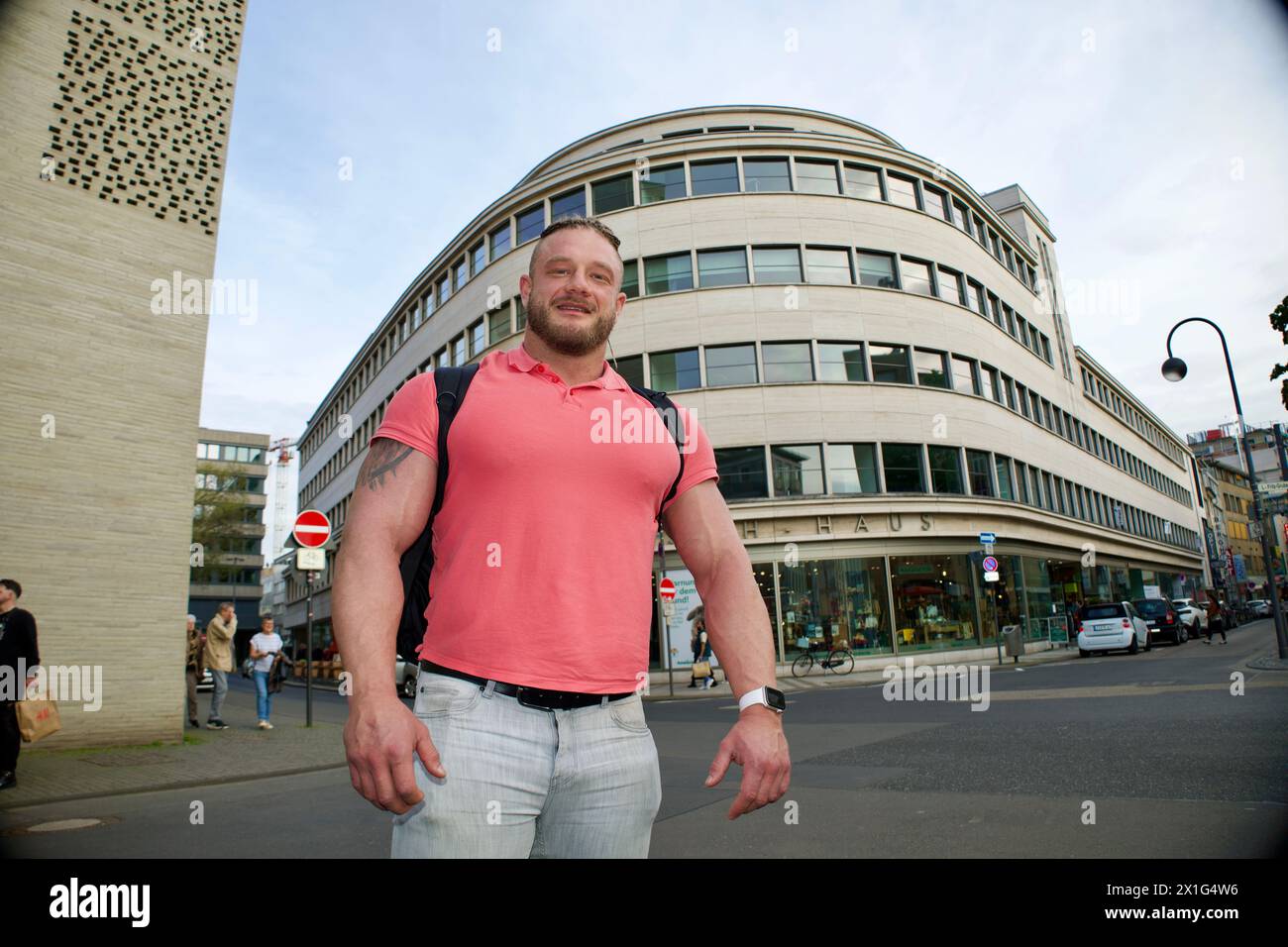 Cologne, Germany, April 12, 2024. Bodybuilders poses for spontaneous portraits. Stock Photo